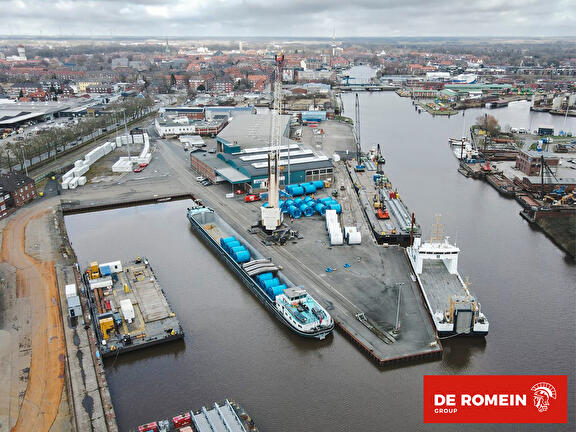 UNE GRUE PORTUAIRE MOBILE AUGMENTE LA CAPACITE DE MANUTENTION DU PORT D'EMDEN